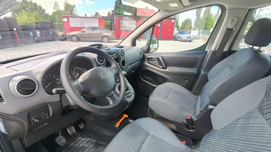 PEUGEOT Partner -