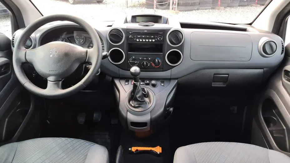PEUGEOT Partner -