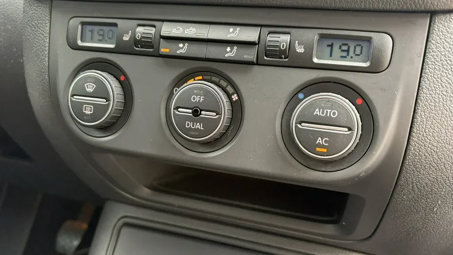 VOLKSWAGEN Golf Plus -