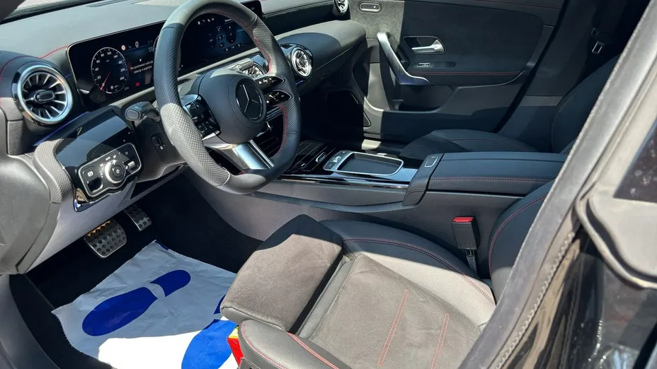 MERCEDES-BENZ CLA -