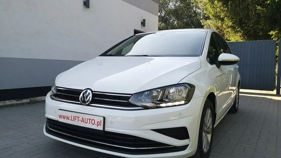 VOLKSWAGEN Golf Sportsvan -