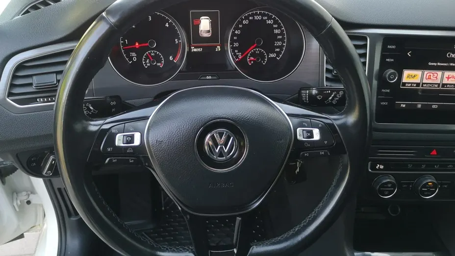 VOLKSWAGEN Golf Sportsvan -