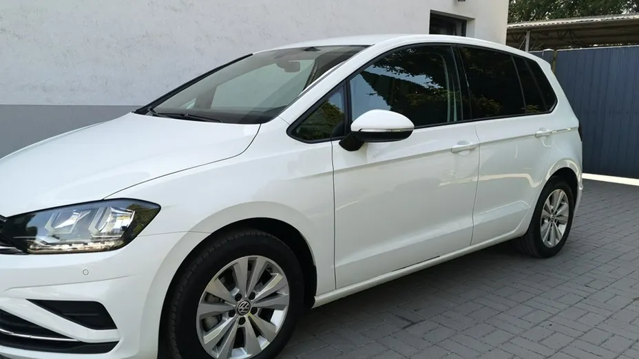 VOLKSWAGEN Golf Sportsvan -