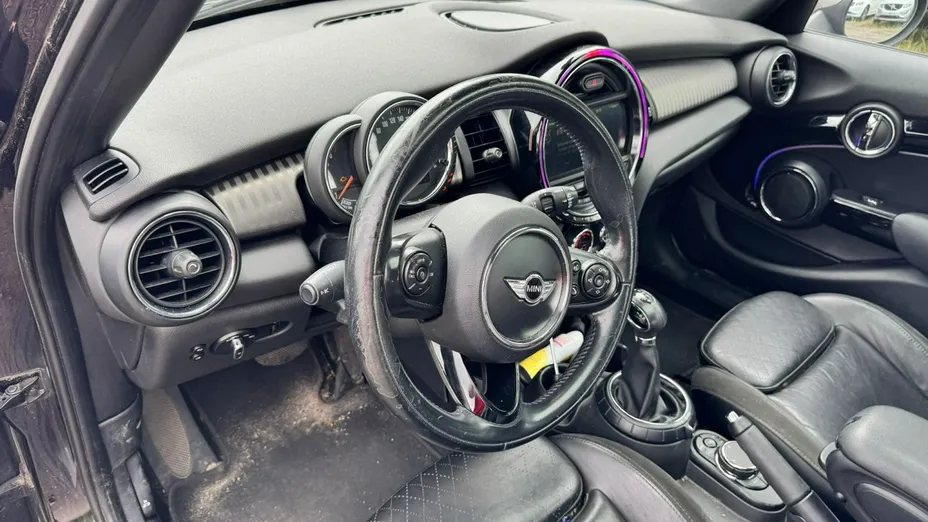 MINI Cooper -