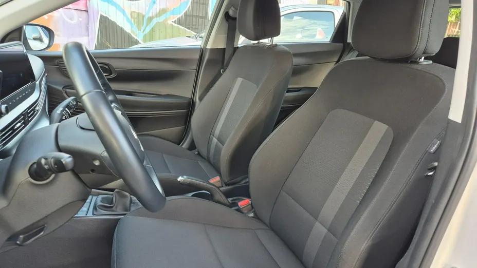 HYUNDAI i20 -