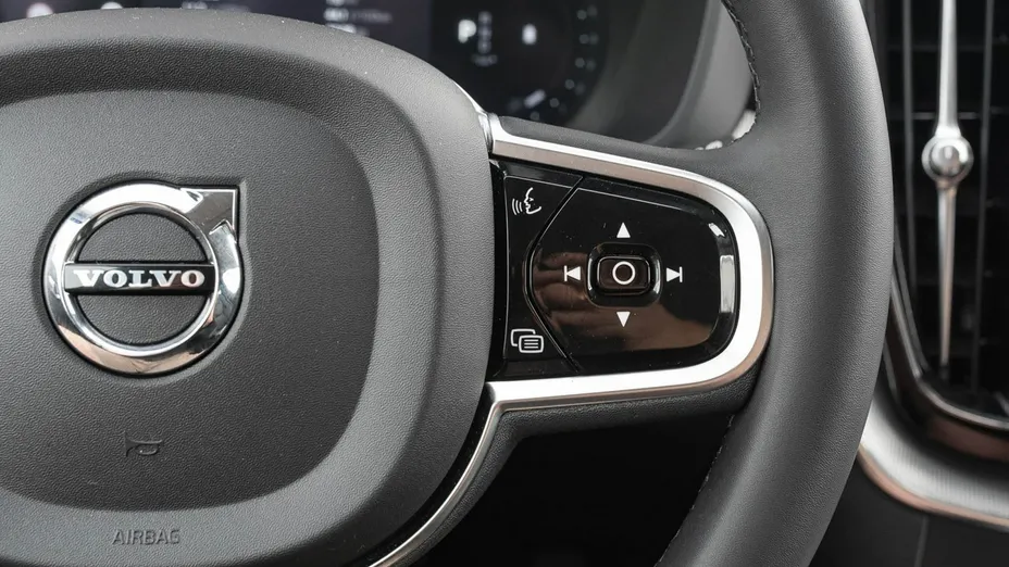 VOLVO XC60 -