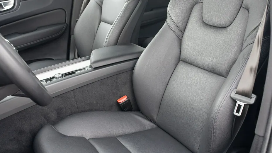 VOLVO XC60 -