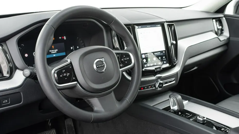 VOLVO XC60 -