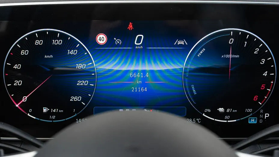 MERCEDES-BENZ GLC -