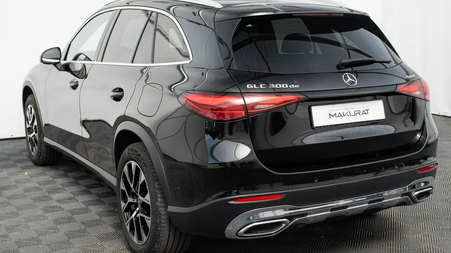 MERCEDES-BENZ GLC -