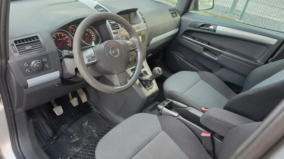 OPEL Zafira -