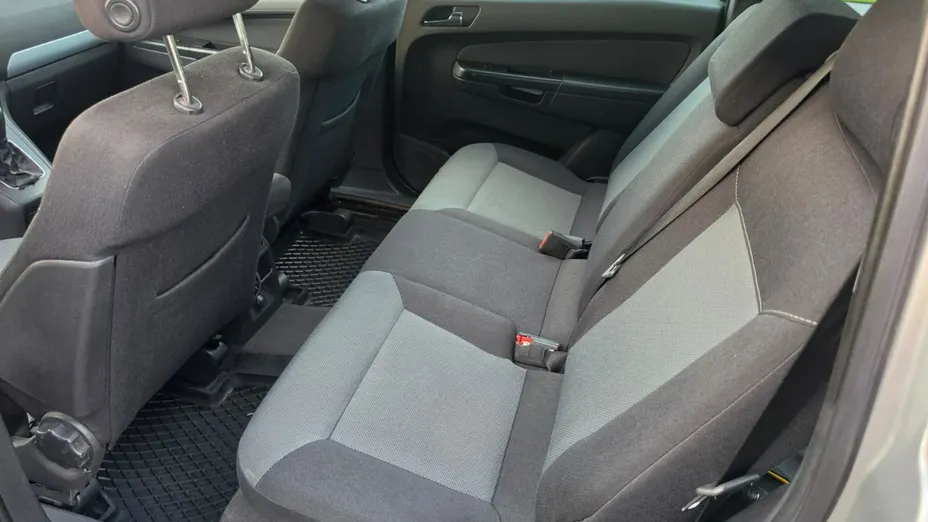 OPEL Zafira -