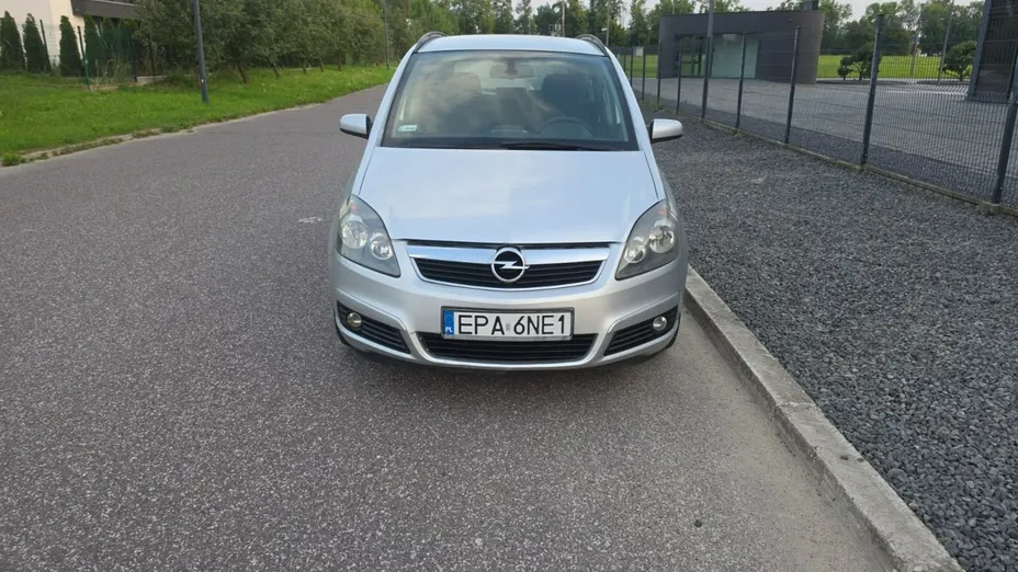 OPEL Zafira -