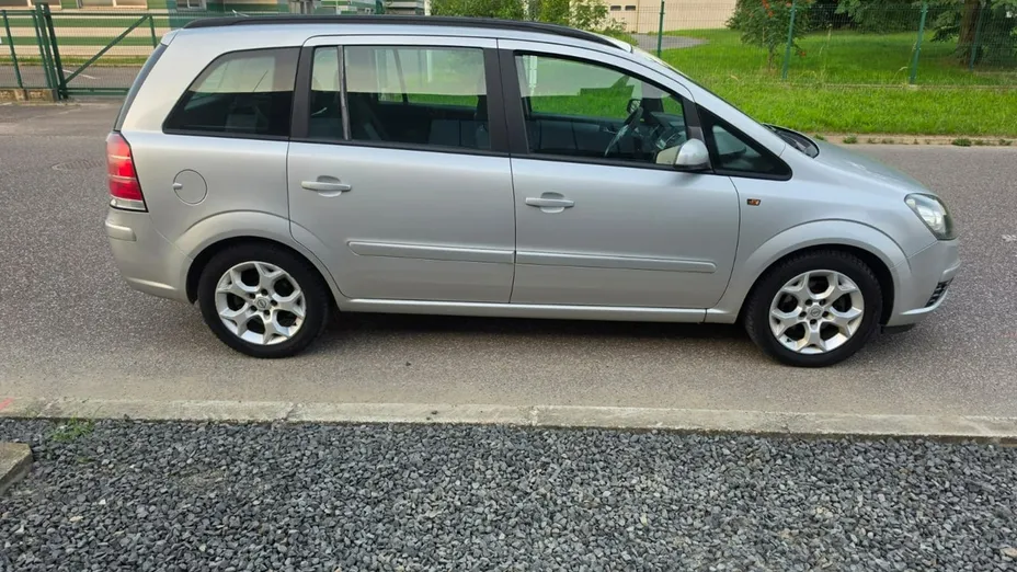 OPEL Zafira -