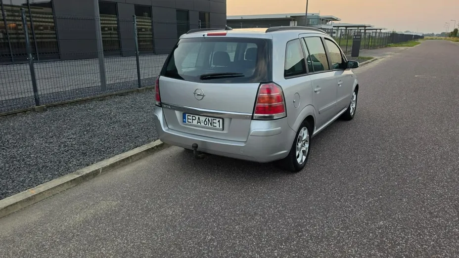 OPEL Zafira -