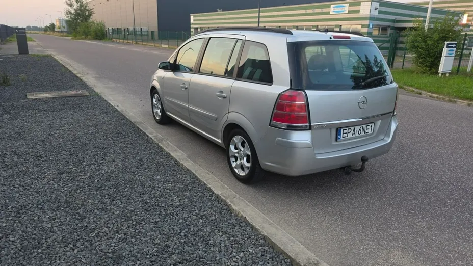OPEL Zafira -