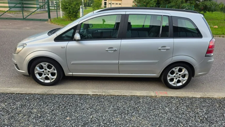 OPEL Zafira -