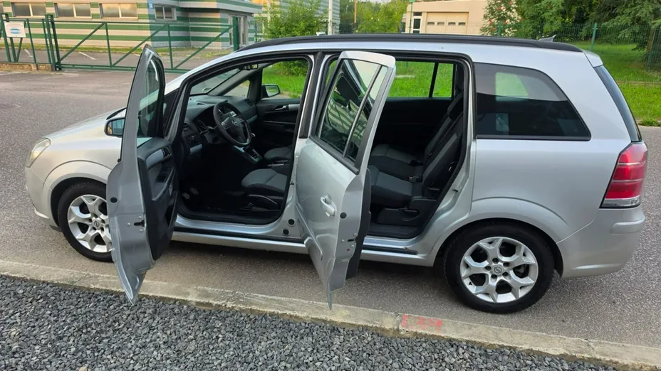 OPEL Zafira -