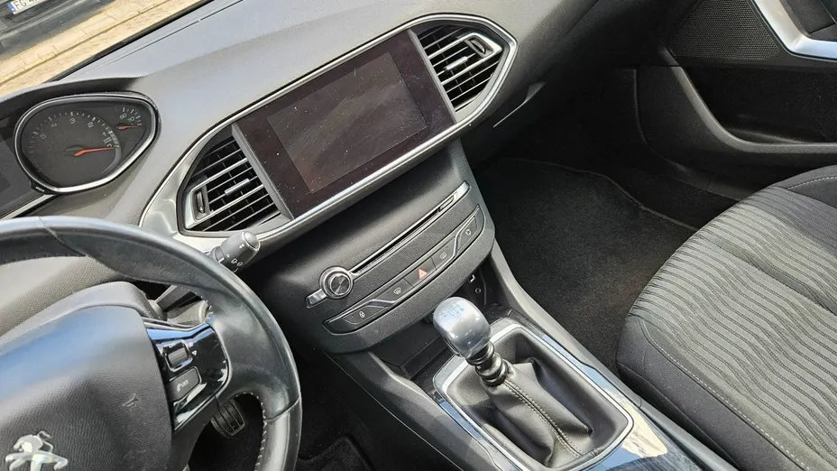 PEUGEOT 308 -