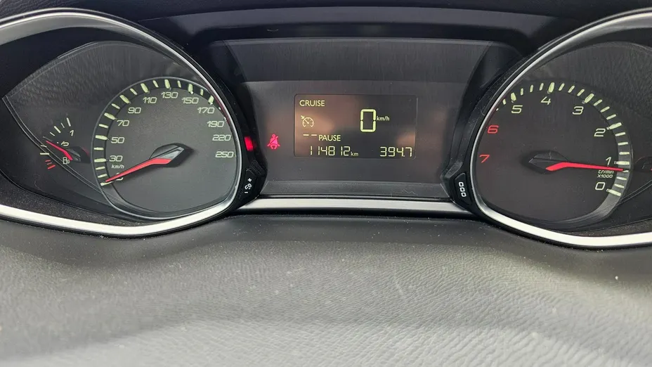 PEUGEOT 308 -