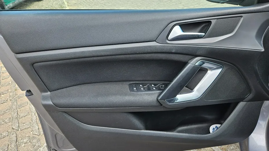 PEUGEOT 308 -