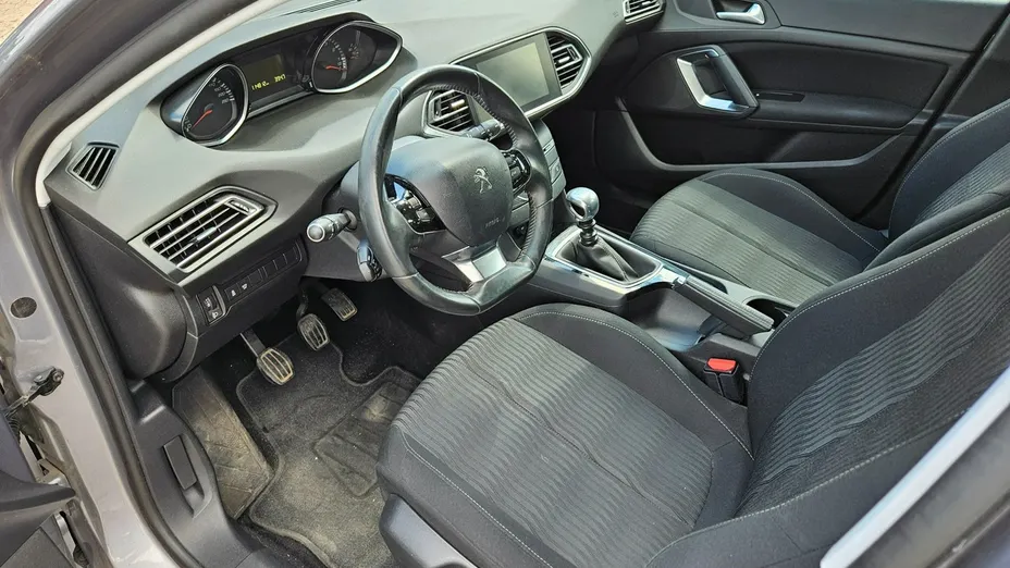 PEUGEOT 308 -
