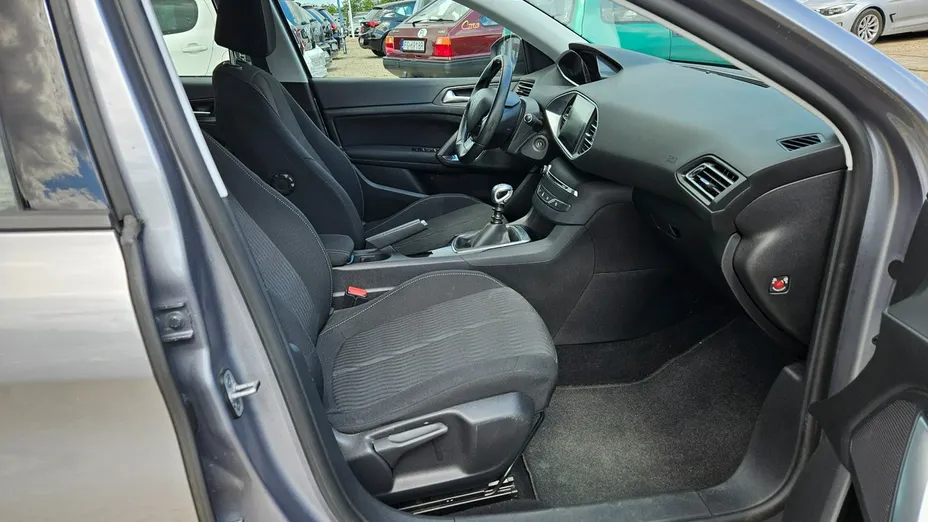 PEUGEOT 308 -