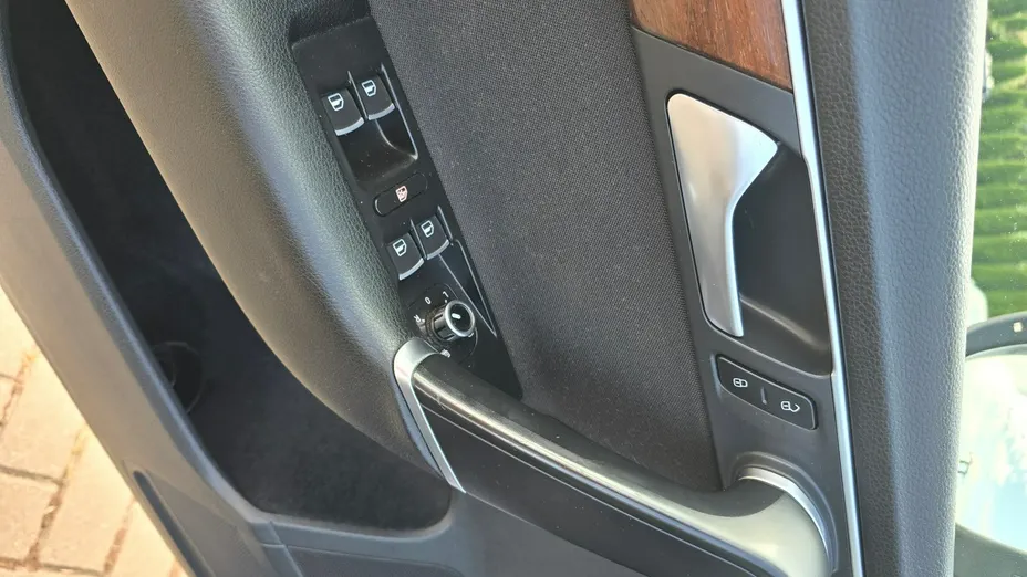 VOLKSWAGEN Passat -