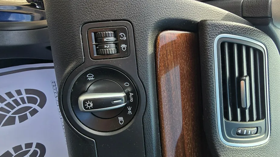 VOLKSWAGEN Passat -