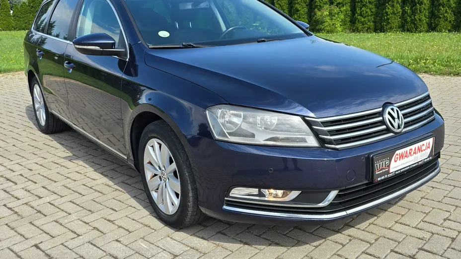 VOLKSWAGEN Passat -
