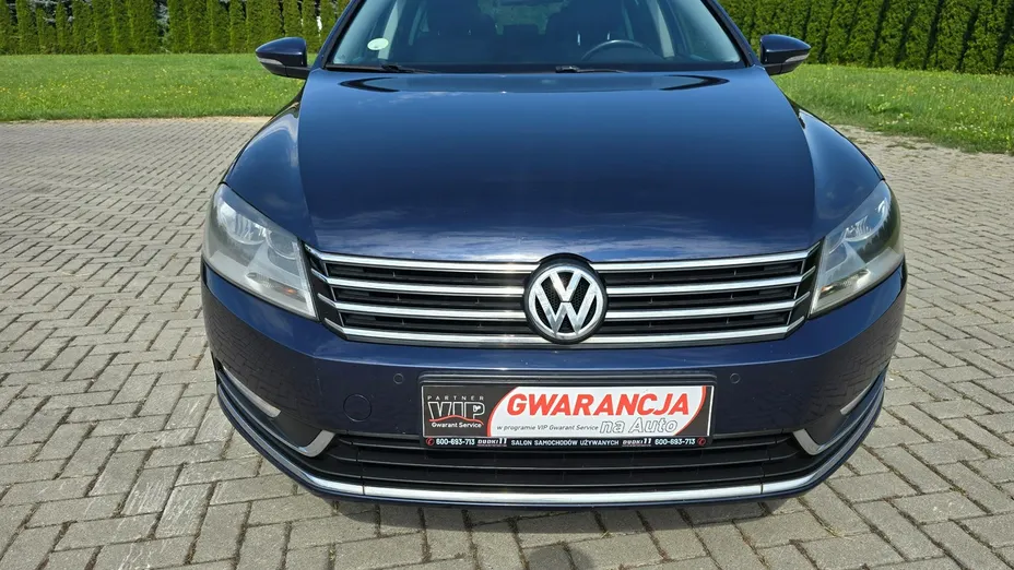 VOLKSWAGEN Passat -