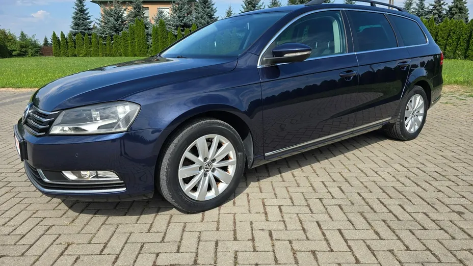 VOLKSWAGEN Passat -