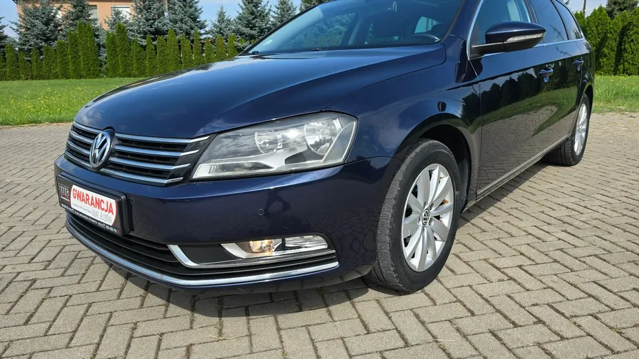 VOLKSWAGEN Passat -