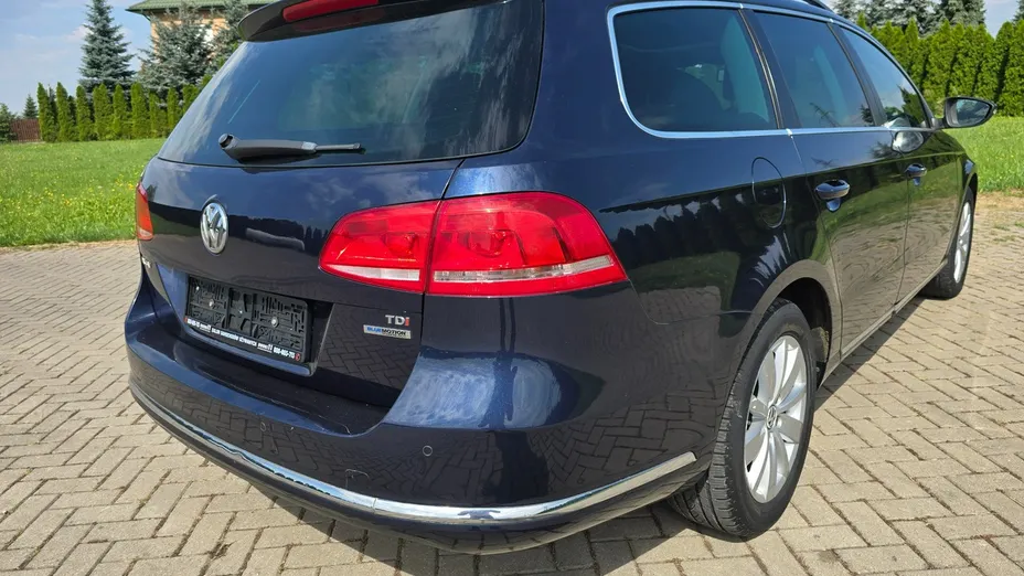VOLKSWAGEN Passat -