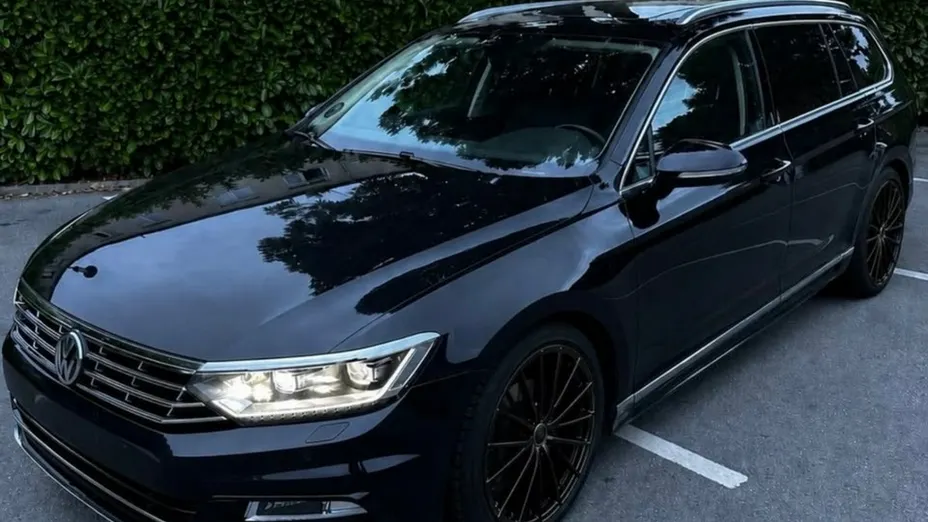 VOLKSWAGEN Passat -