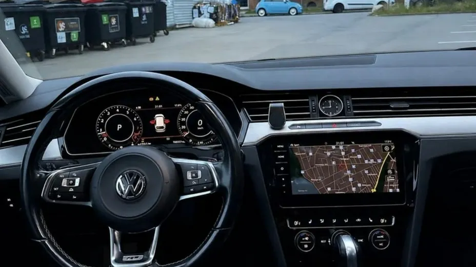 VOLKSWAGEN Passat -