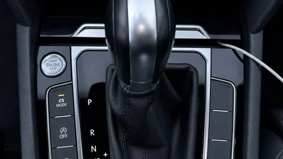VOLKSWAGEN Passat -