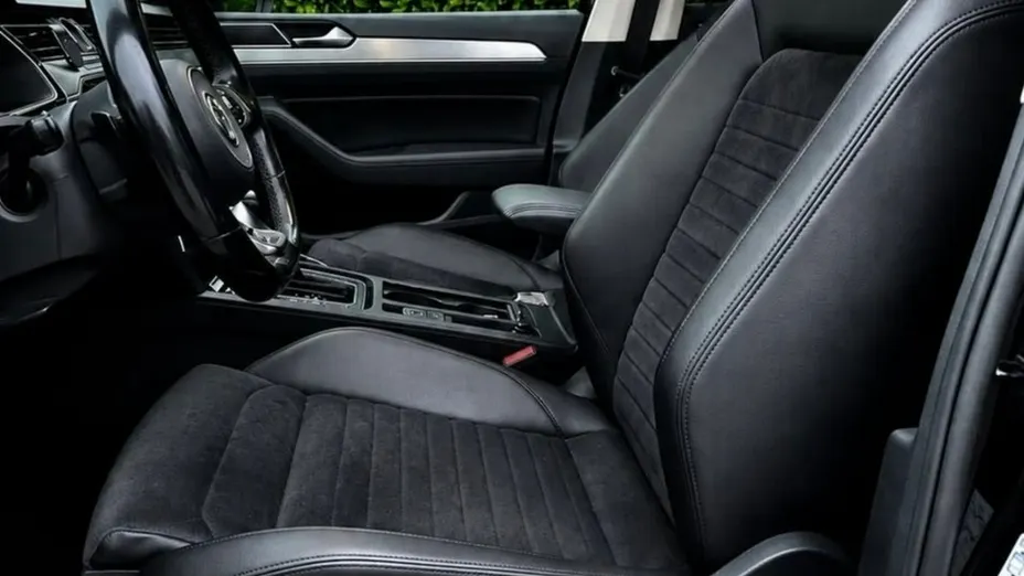 VOLKSWAGEN Passat -