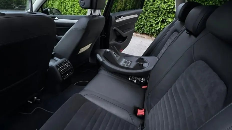 VOLKSWAGEN Passat -