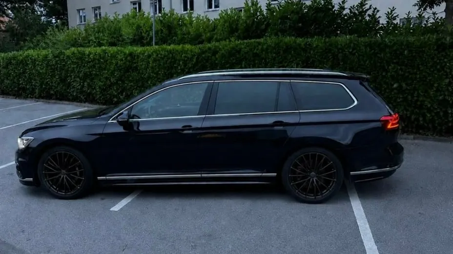 VOLKSWAGEN Passat -
