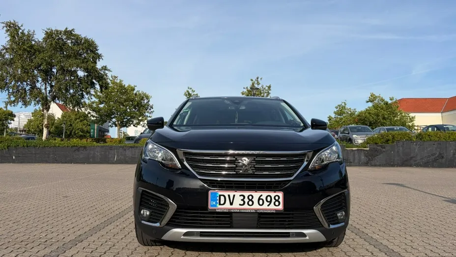 PEUGEOT 5008 -