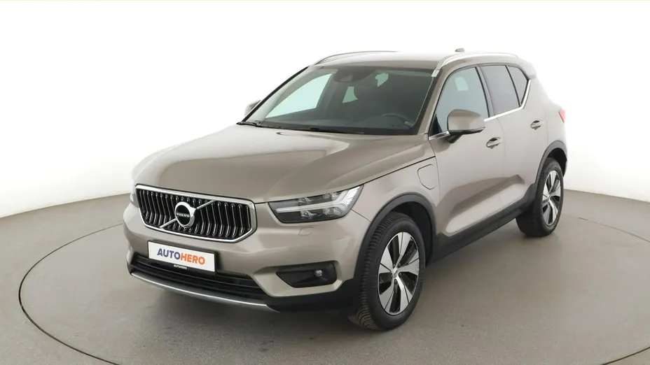 VOLVO XC40 -
