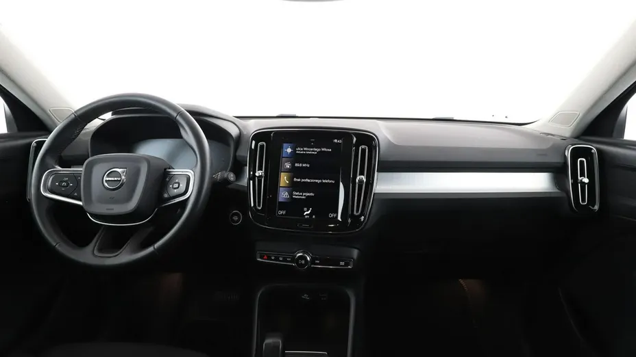 VOLVO XC40 -