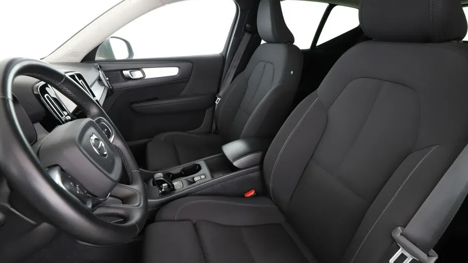 VOLVO XC40 -
