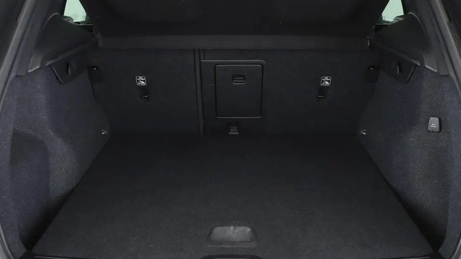 VOLVO XC40 -