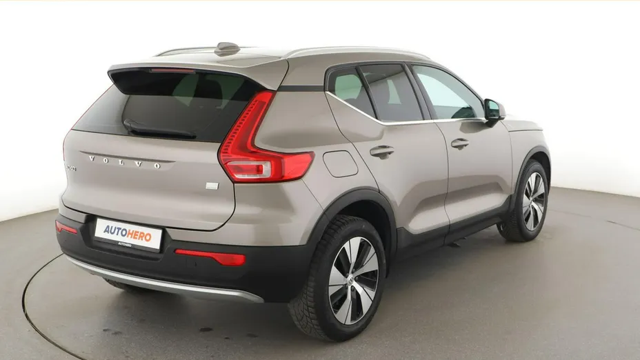 VOLVO XC40 -