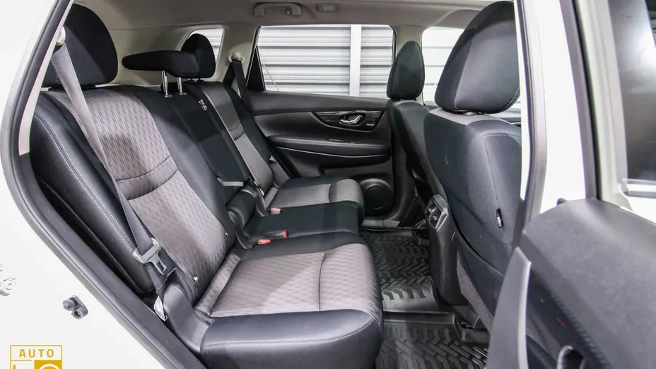 NISSAN X-Trail -