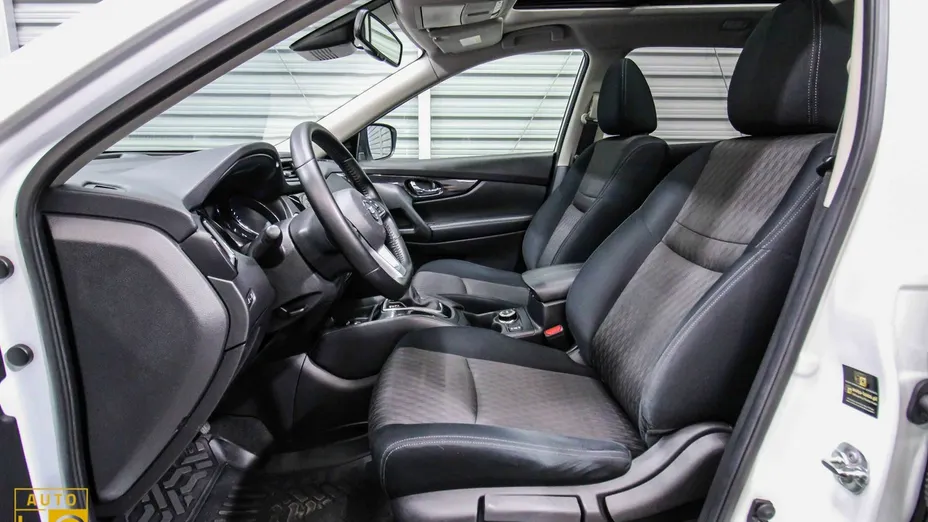 NISSAN X-Trail -