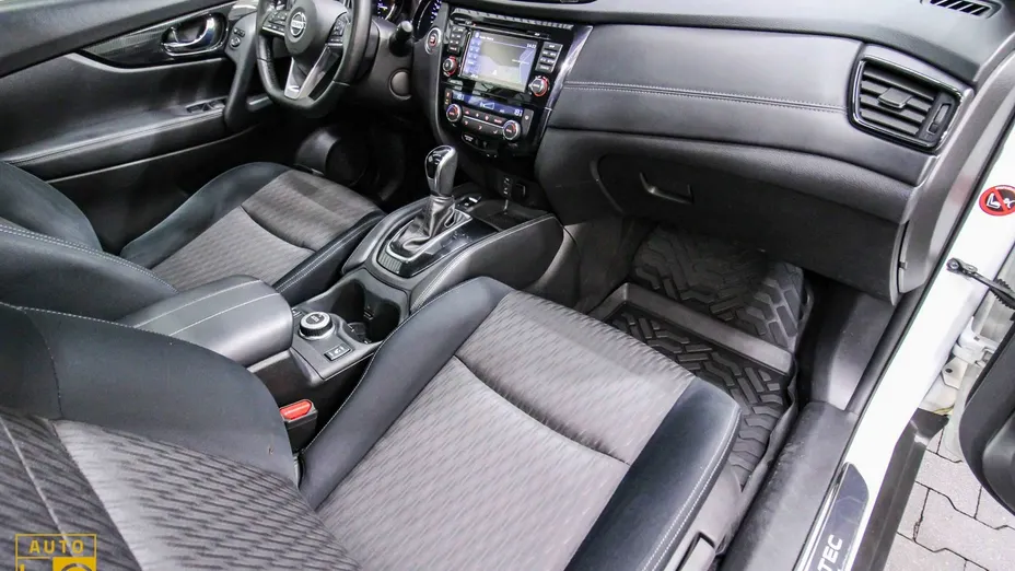 NISSAN X-Trail -
