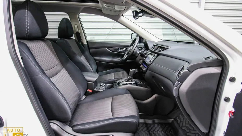 NISSAN X-Trail -